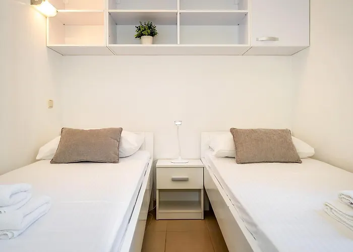 Olivella With Terrace Apartment Baska (Krk)
