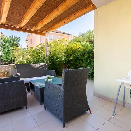 Apartment Olivella With Terrace Baska (Krk)