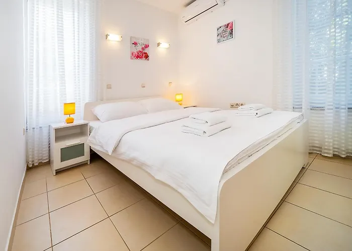 Olivella With Terrace Appartement Baška